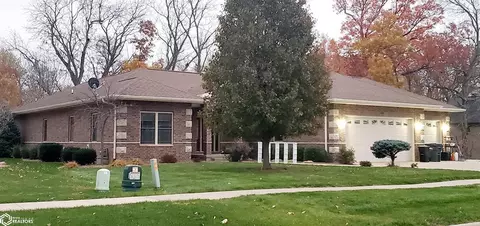 2520 Diamond Ridge Dr, Burlington, IA 52601