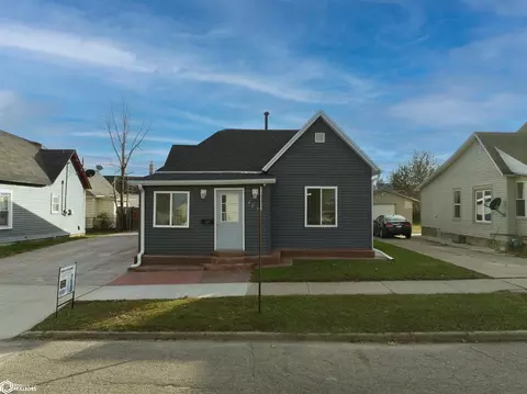 409 Lee St, Marshalltown, IA 50158