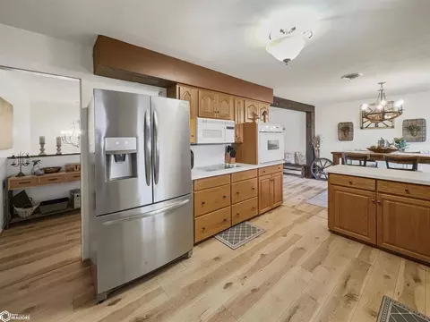 1306 Sunset Dr, Hampton, IA 50441 photo 5