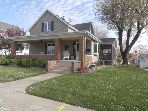 922 N Adams St, Carroll, IA 51401