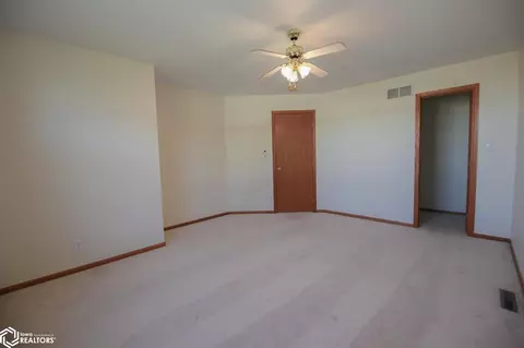 628 T Ave, Nevada, IA 50201 photo 16