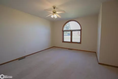 628 T Ave, Nevada, IA 50201 photo 15
