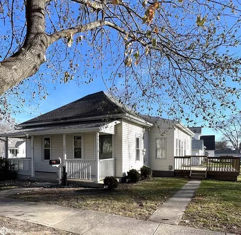 303 Grundy, Ackley, IA 50601