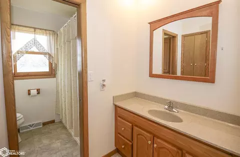 741 16th St, Nevada, IA 50201 photo 12