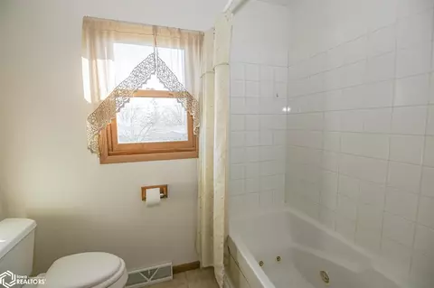 741 16th St, Nevada, IA 50201 photo 13