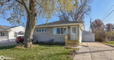 1316 Marshall Dr, Marshalltown, IA 50158