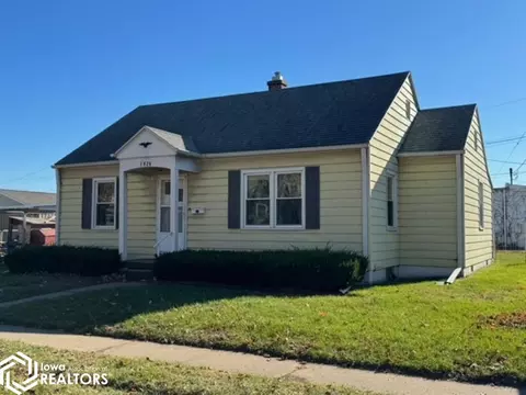 1826 Avenue J, Fort Madison, IA 52627