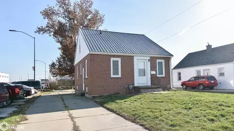 206 S 14th Ave, Marshalltown, IA 50158