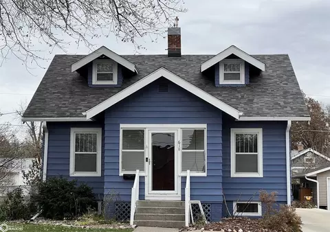 618 W 7th St S, Newton, IA 50208