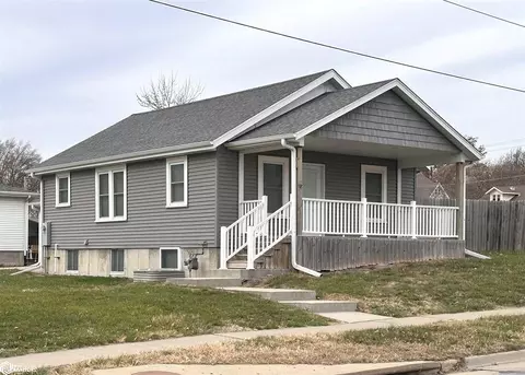 301 N 7th St, Chariton, IA 50049