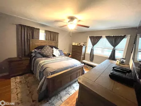Bedroom - 817 W Maple St, Centerville, IA 52544 photo 5 of 7