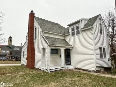 406 Grove Ave, Corning, IA 50841