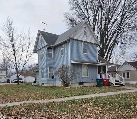 1104 1st St, Webster City, IA 50595