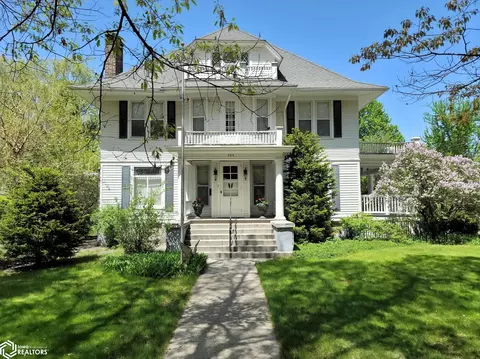 703 W Broadway St, Eagle Grove, IA 50533