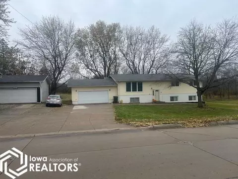 1709 S 11th St, Oskaloosa, IA 52577