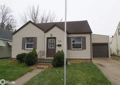 1028 Division St, Webster City, IA 50595