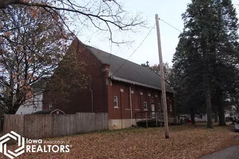 504 2nd Ave SE, Hampton, IA 50441