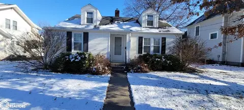 414 N Madison St, Bloomfield, IA 52537