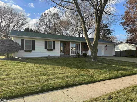 1033 Willow Ave, Burlington, IA 52601