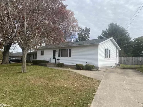 2520 Yoder Dr, Burlington, IA 52601