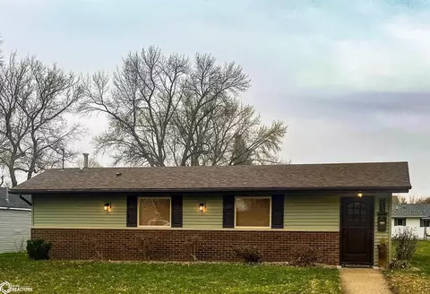 155 W 13th St, Garner, IA 50438