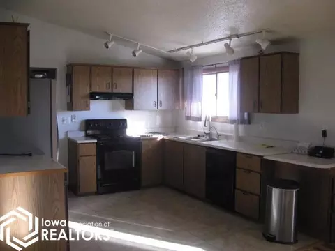 Kitchen - 1402 Highway 169, Bode, IA 50519 photo 2 of 3
