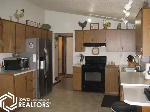 Kitchen - 1402 Highway 169, Bode, IA 50519 photo 3 of 3
