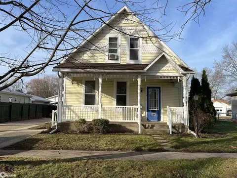 417 Broadway St, West Burlington, IA 52655