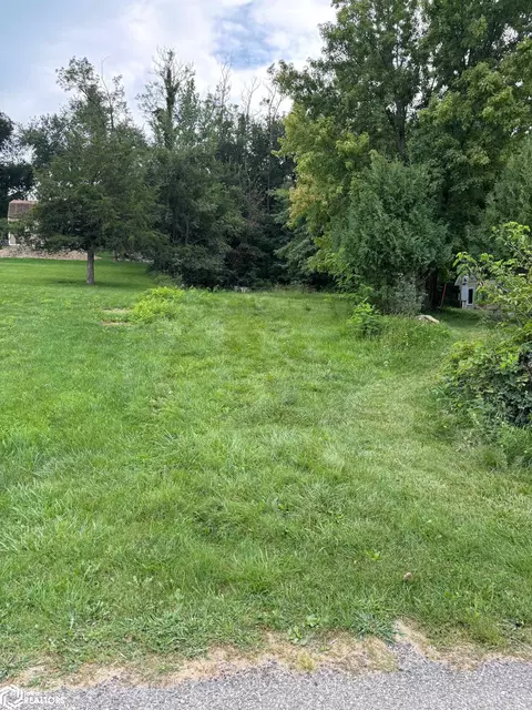 5102 County Public Rd, Brooklyn, IA 52211