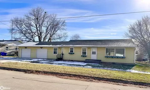 509 4th St SW, Britt, IA 50423