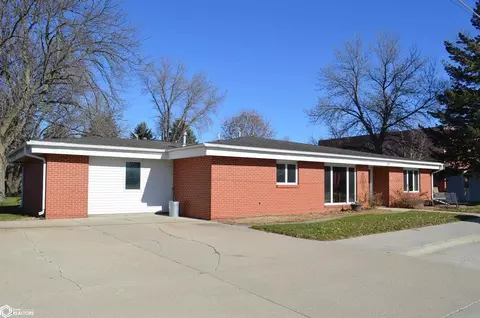 720 W 11th St, Garner, IA 50438