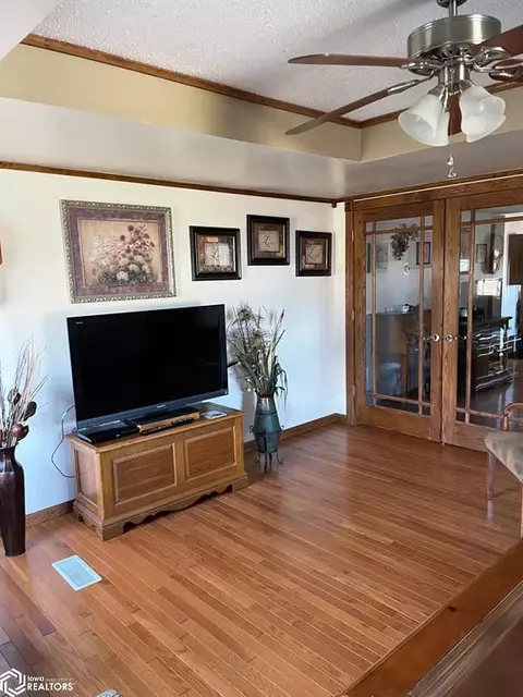 Living - 342 N Mildred, Carson, IA 51525 photo 3 of 6