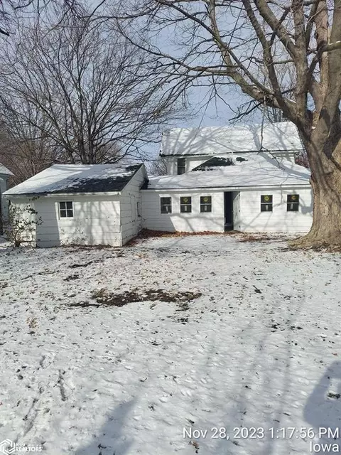 421 E Madison St, Washington, IA 52353