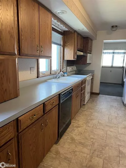 Kitchen - 204 Rossing Ave, Bode, IA 50519 photo 1 of 2