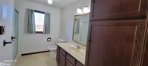 Bath - 2428 Eagle Ave, Creston, IA 50801 photo 1 of 3