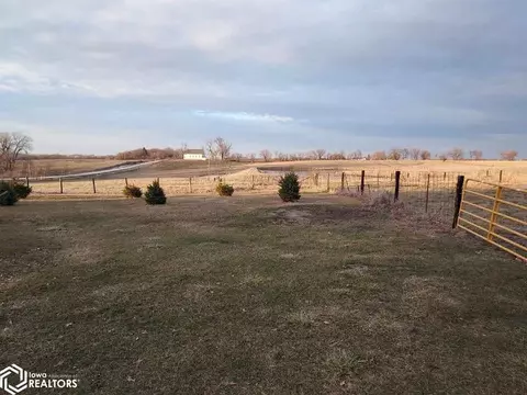 Exterior - 2428 Eagle Ave, Creston, IA 50801 photo 8 of 11