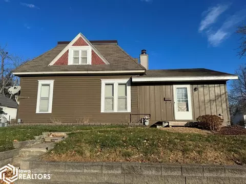 1127 3rd St, Webster City, IA 50595