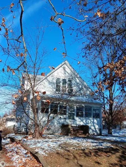 1221 E 2nd St, Ottumwa, IA 52501