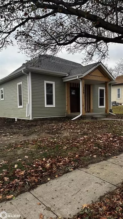 114 6th Ave E, Oskaloosa, IA 52577