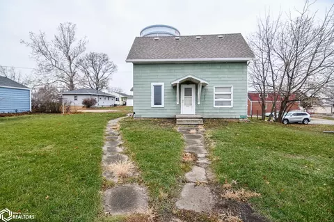 913 S 3rd Ave, Marshalltown, IA 50158