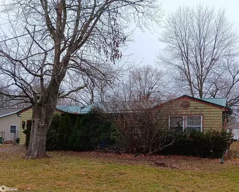 1007 S 8th St, Fairfield, IA 52556