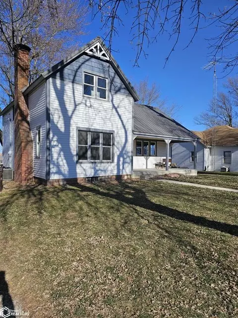208 W Michigan St, Lenox, IA 50851