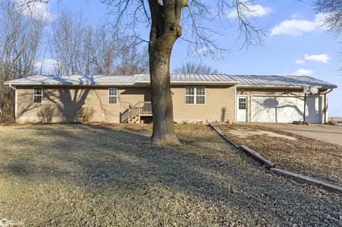 103 E River Rd, Oakville, IA 52646