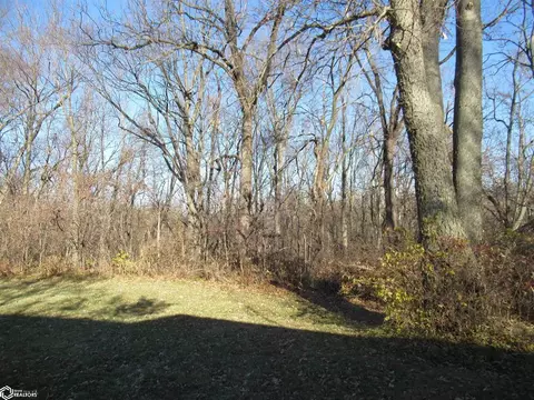 Exterior - 461 Main St, Hamilton, IL 62341 photo 3 of 4