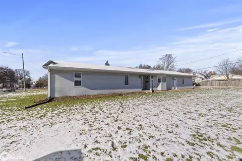 115 S 12th Ave, Washington, IA 52353