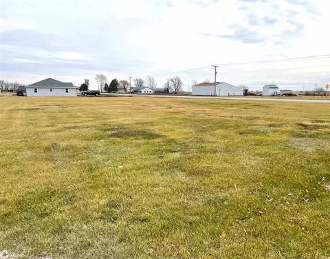 4901-4903 Barnes City Rd, Montezuma, IA 50171