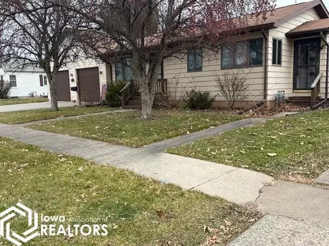 1105 5th St S, Fairfield, IA 52556
