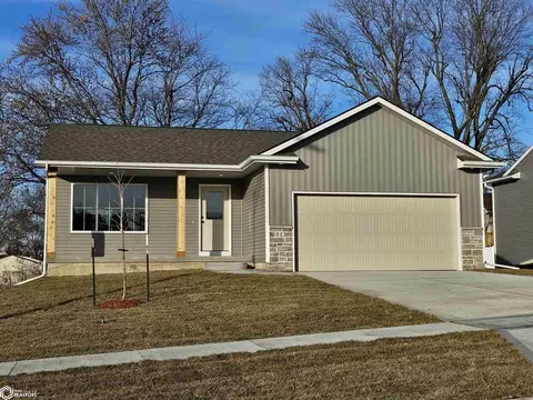 513 17th Ave E, Oskaloosa, IA 52577