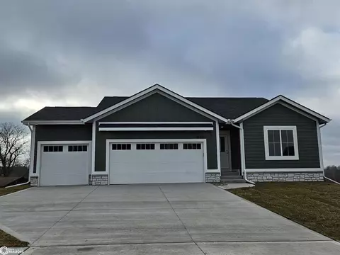 510 18th Ave E, Oskaloosa, IA 52577