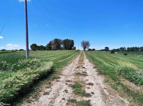 2385 Hwy 141, Bagley, IA 50026